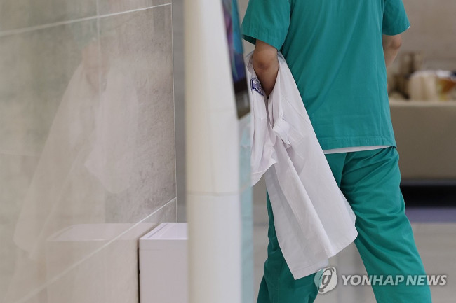 전공의들, 수련 대신 개원가로