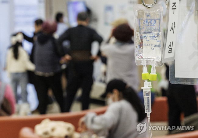 환자들로 붐비는 병원